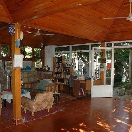 Πανσιόν Begonville 2*