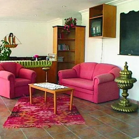 Begonville בית הארחה 2*